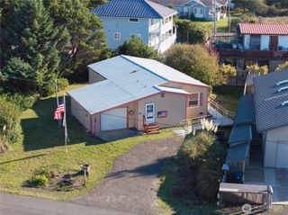 1376 Holand Drive, Grayland, WA 98547