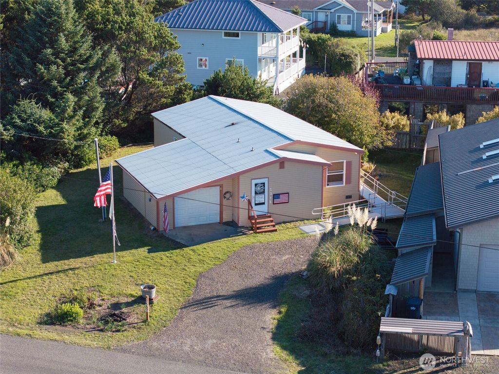 1376 Holand Drive, Grayland, WA 98547