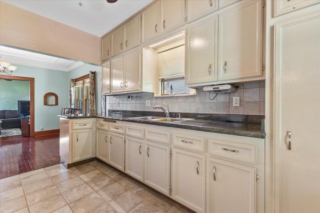 4436 Douglas AVENUE, Racine, WI 53402