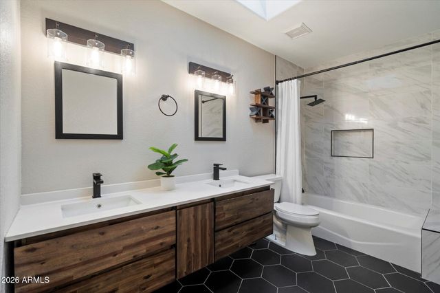 10245 N 34TH Place, Phoenix, AZ 85028