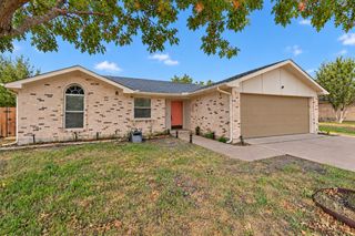 907 Crest Park Drive, Garland, TX 75042