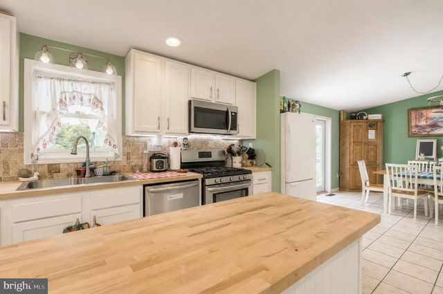 208 W ARCTIC AVE, Minotola, NJ 08341