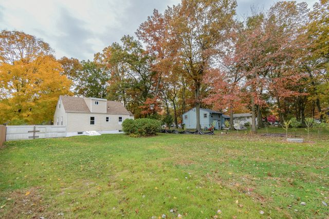 101 Blakeslee Avenue, North Haven, CT 06473