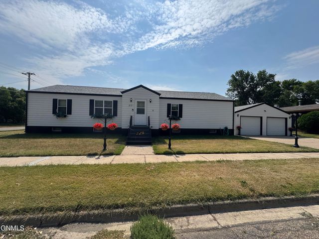 201 4th Street NW, Beulah, ND 58523 property photo