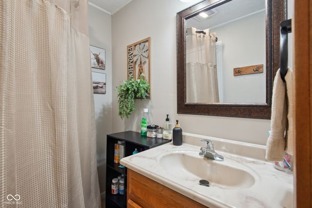 8437 N Sheffield Court, Columbus, IN 47201