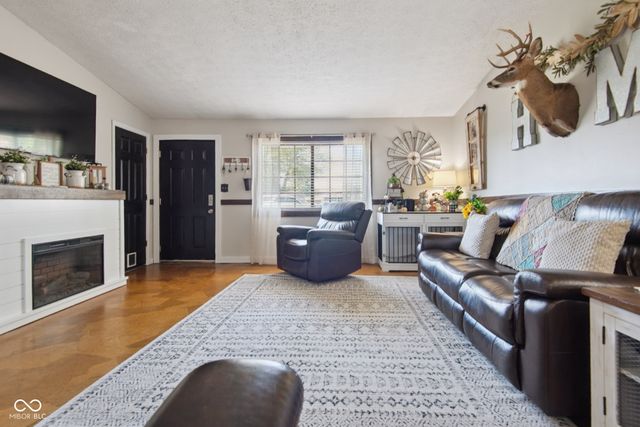 8437 N Sheffield Court, Columbus, IN 47201