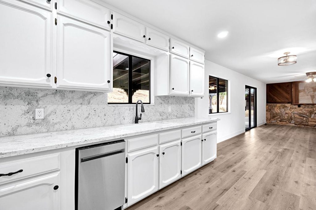 Image 17 of property listing at 23328 Granite Creek Lane, Clovis, CA 93619