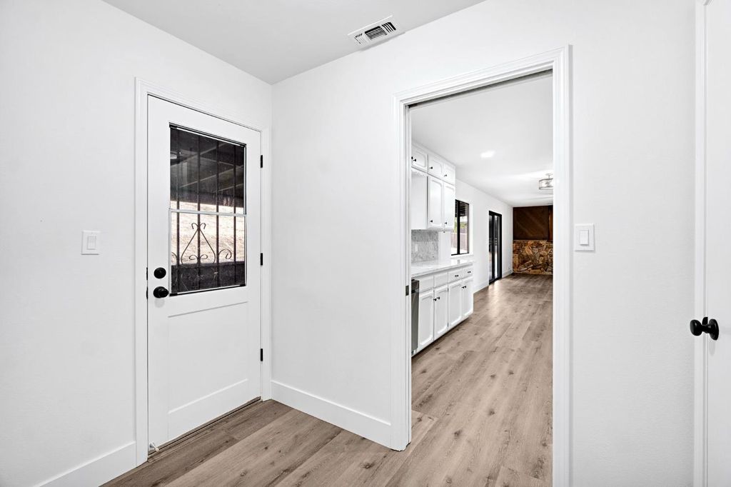 Image 21 of property listing at 23328 Granite Creek Lane, Clovis, CA 93619