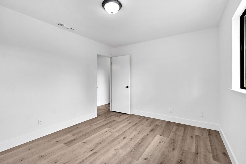 Image 25 of property listing at 23328 Granite Creek Lane, Clovis, CA 93619