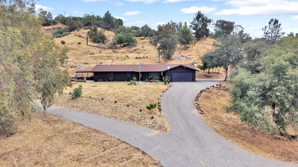 Image 31 of property listing at 23328 Granite Creek Lane, Clovis, CA 93619
