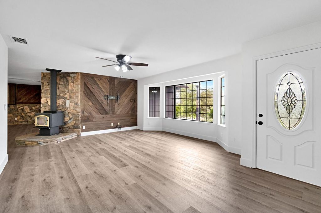 Image 5 of property listing at 23328 Granite Creek Lane, Clovis, CA 93619