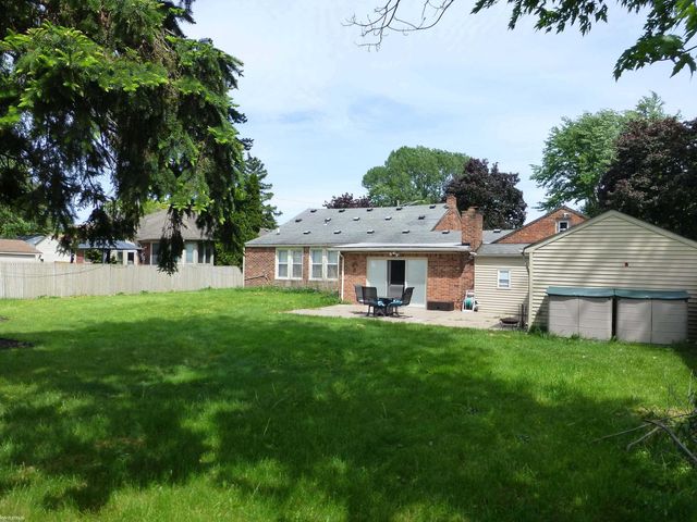 5544 Meadow View Street, Sterling Heights, MI 48310