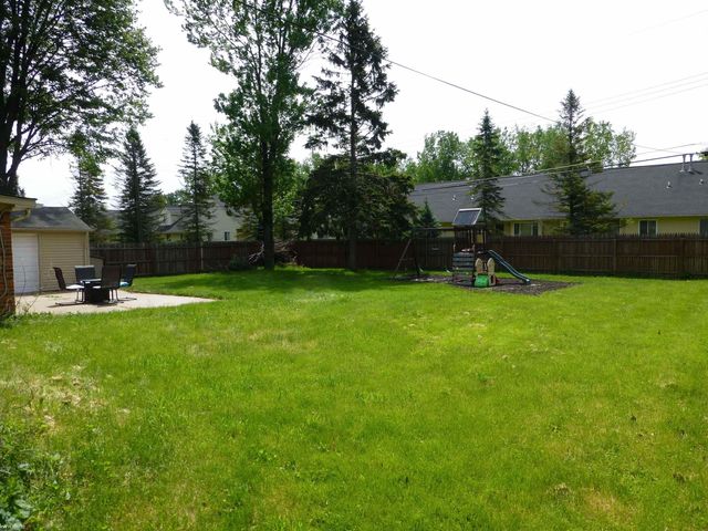 5544 Meadow View Street, Sterling Heights, MI 48310