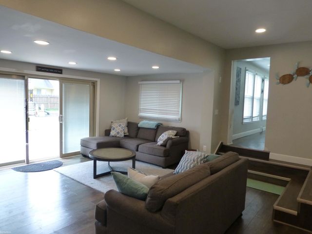 5544 Meadow View Street, Sterling Heights, MI 48310