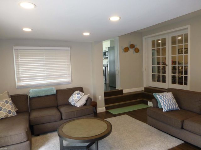 5544 Meadow View Street, Sterling Heights, MI 48310