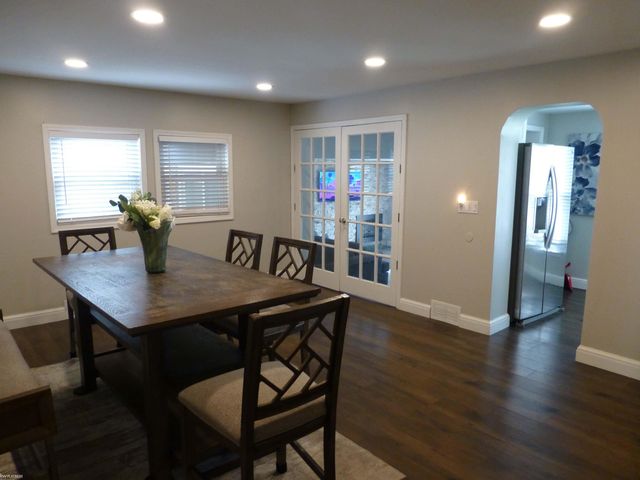 5544 Meadow View Street, Sterling Heights, MI 48310