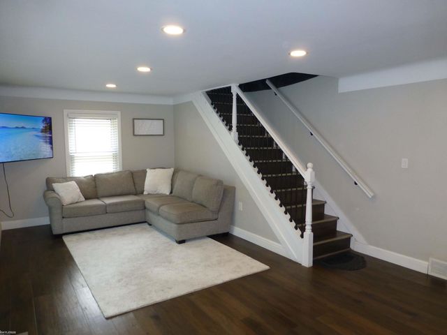 5544 Meadow View Street, Sterling Heights, MI 48310