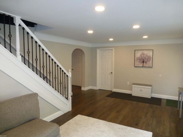 5544 Meadow View Street, Sterling Heights, MI 48310