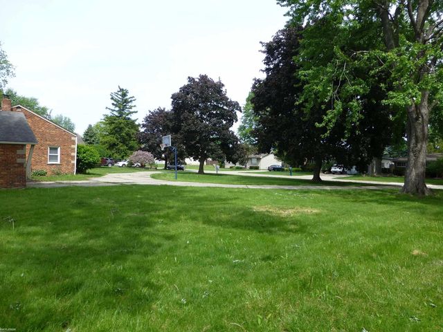 5544 Meadow View Street, Sterling Heights, MI 48310