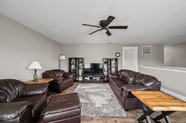 6431 Eastern Range Road, Indianapolis, IN 46234