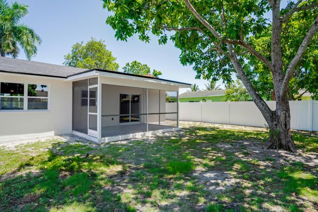 598 Coral Way, Delray Beach, FL 33445