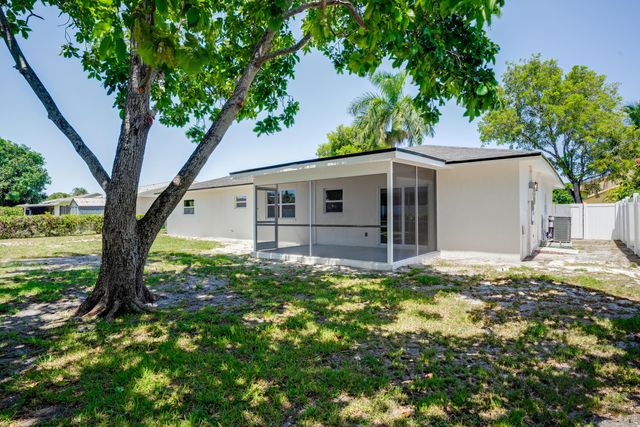 598 Coral Way, Delray Beach, FL 33445