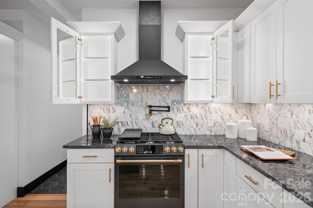 74 Jeranna Road, Mills River, NC 28759