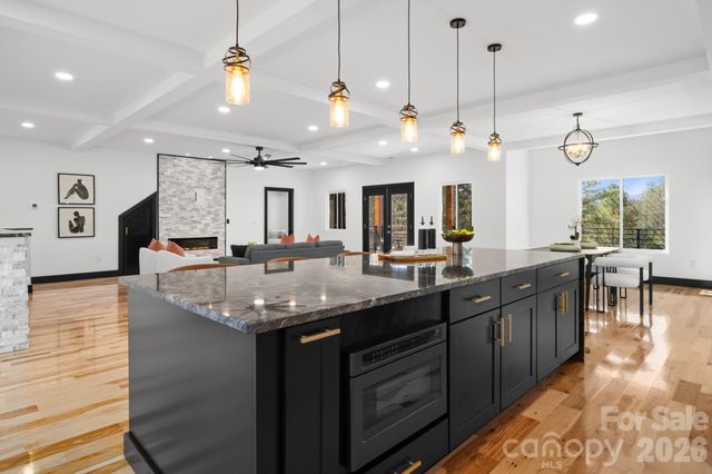 74 Jeranna Road, Mills River, NC 28759