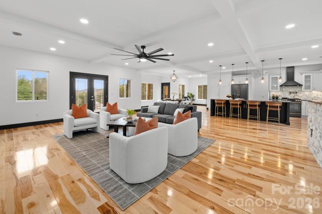 74 Jeranna Road, Mills River, NC 28759