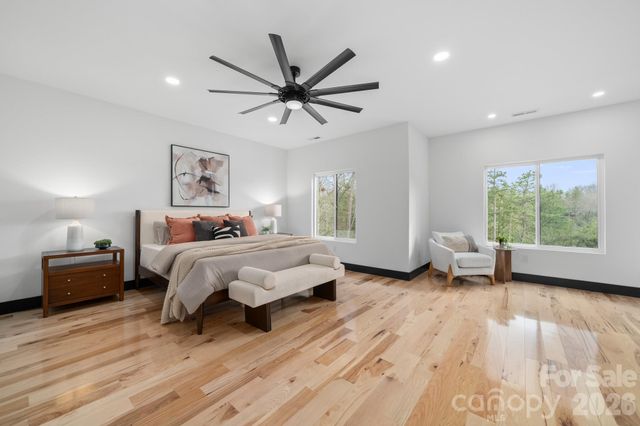 74 Jeranna Road, Mills River, NC 28759