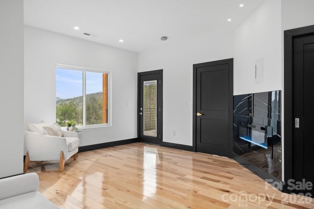74 Jeranna Road, Mills River, NC 28759