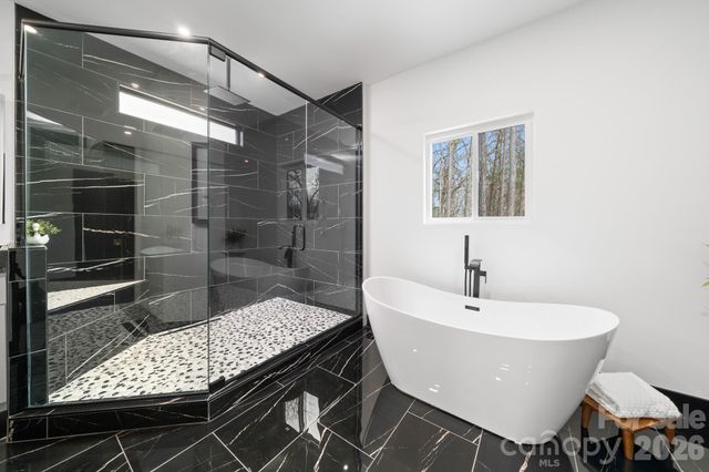 74 Jeranna Road, Mills River, NC 28759