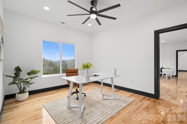 74 Jeranna Road, Mills River, NC 28759