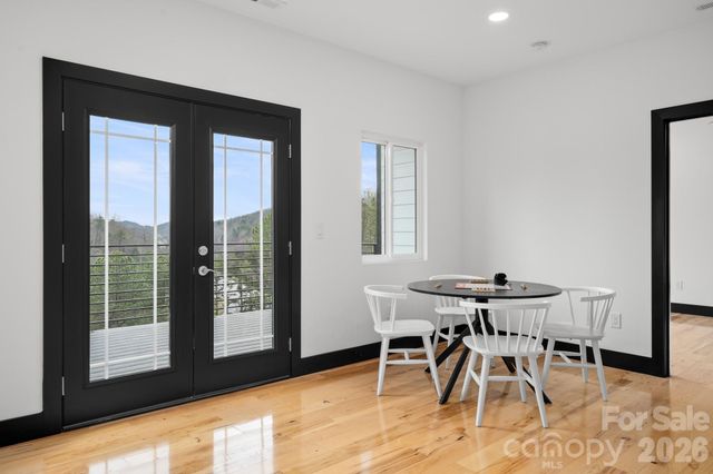 74 Jeranna Road, Mills River, NC 28759