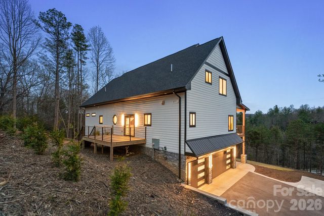 74 Jeranna Road, Mills River, NC 28759