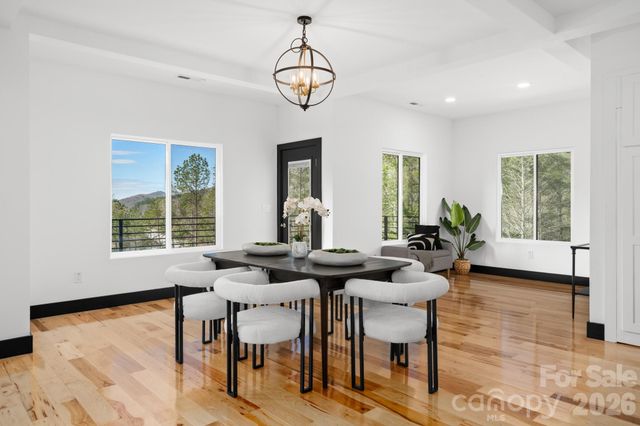 74 Jeranna Road, Mills River, NC 28759