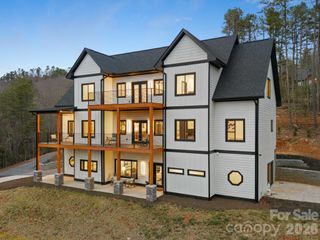 74 Jeranna Road, Mills River, NC 28759