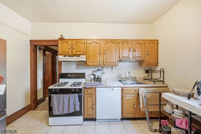 948 Van Houten Ave 1, Clifton City, NJ 07013