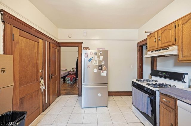 948 Van Houten Ave 1, Clifton City, NJ 07013