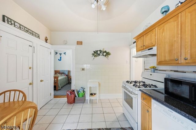 948 Van Houten Ave 1, Clifton City, NJ 07013