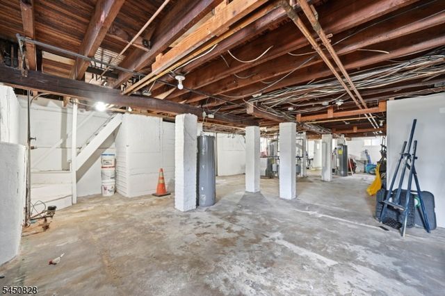 948 Van Houten Ave 1, Clifton City, NJ 07013