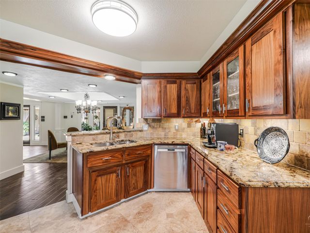 6120 Preston Creek Drive, Dallas, TX 75240