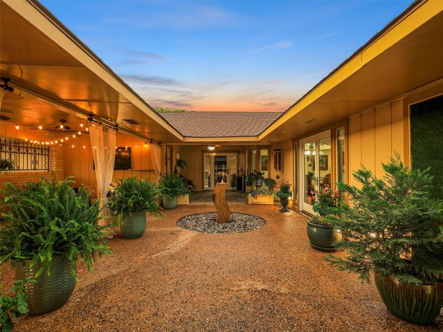 6120 Preston Creek Drive, Dallas, TX 75240