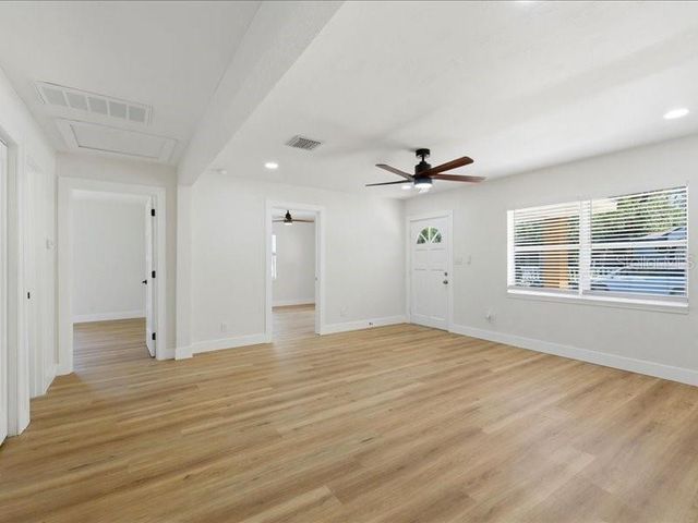 1912 E HANNA AVENUE, Tampa, FL 33610