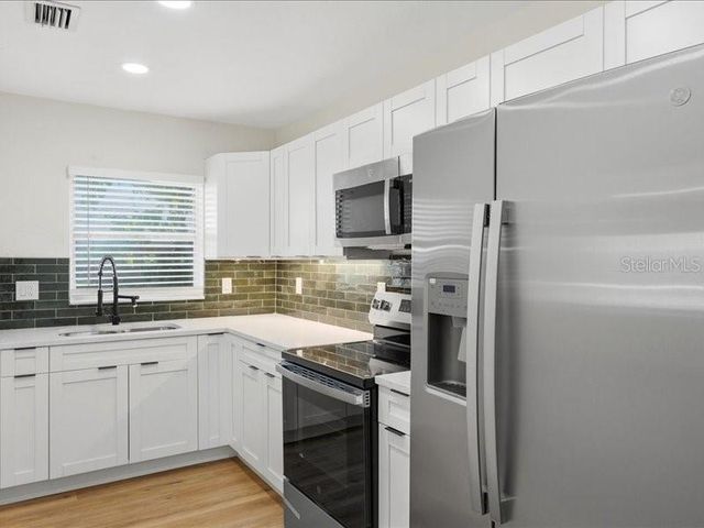 1912 E HANNA AVENUE, Tampa, FL 33610