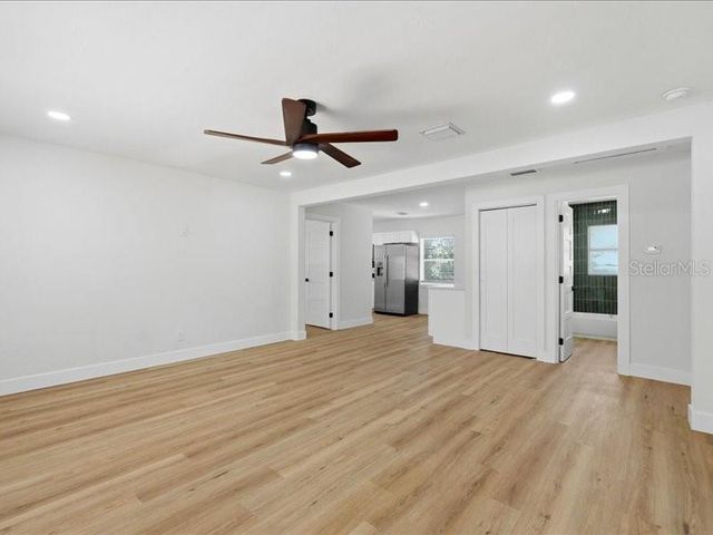 1912 E HANNA AVENUE, Tampa, FL 33610