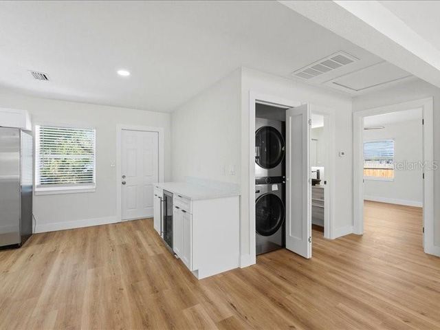 1912 E HANNA AVENUE, Tampa, FL 33610