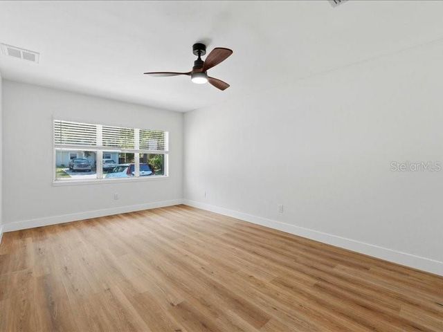 1912 E HANNA AVENUE, Tampa, FL 33610