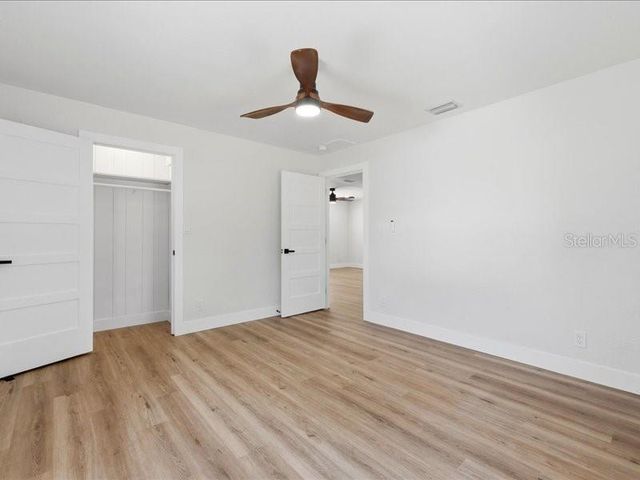 1912 E HANNA AVENUE, Tampa, FL 33610