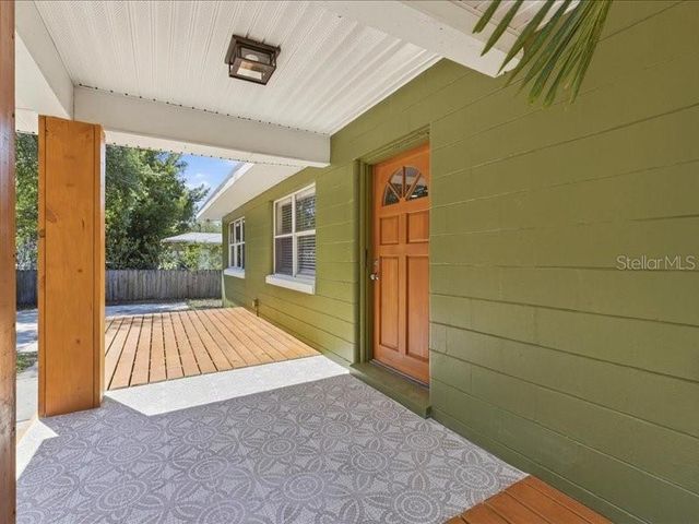 1912 E HANNA AVENUE, Tampa, FL 33610